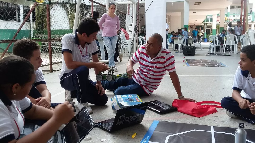 Los estudiantes de la IE Santa Teresita representarán a Arauca en el campeonato de robótica, que se llevará cabo del 29 de septiembre al 3 de octubre, en Medellín.